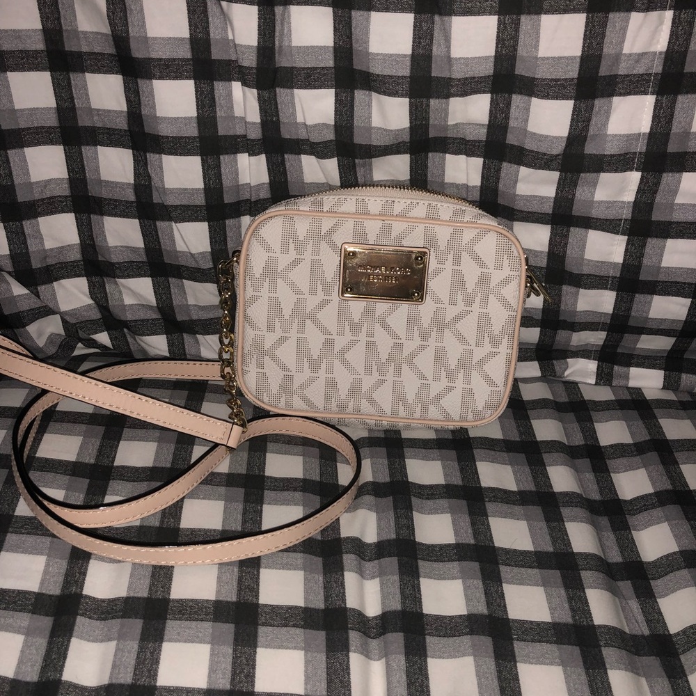 Michael kors crossbody!